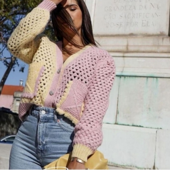 Zara Sweaters - Zara Colorblock Cropped Sweater Size Medium Cottagecore Coastal Grandma